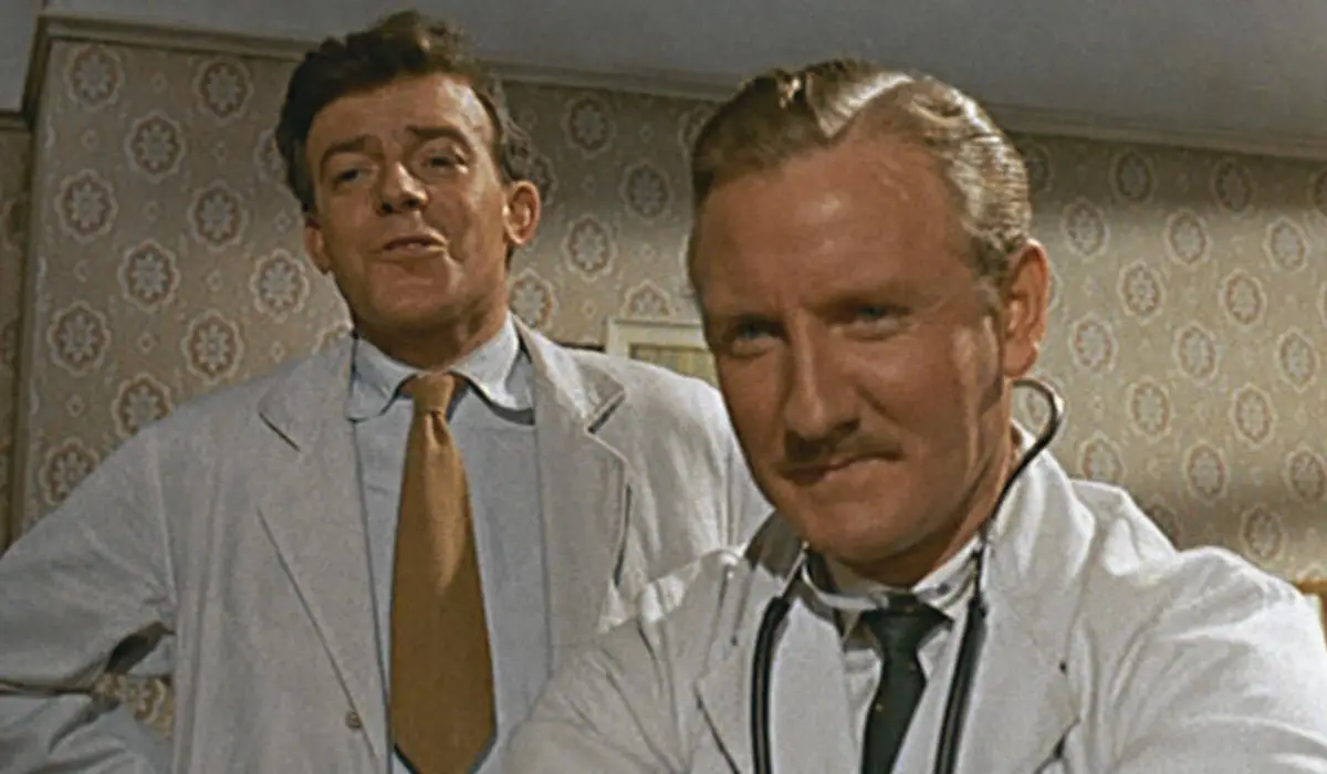 Movie Nurture: डॉक्टर इन लव (1960): ब्रिटिश कॉमेडी के स्वर्ण युग की एक प्रफुल्लित करने वाली यात्रा