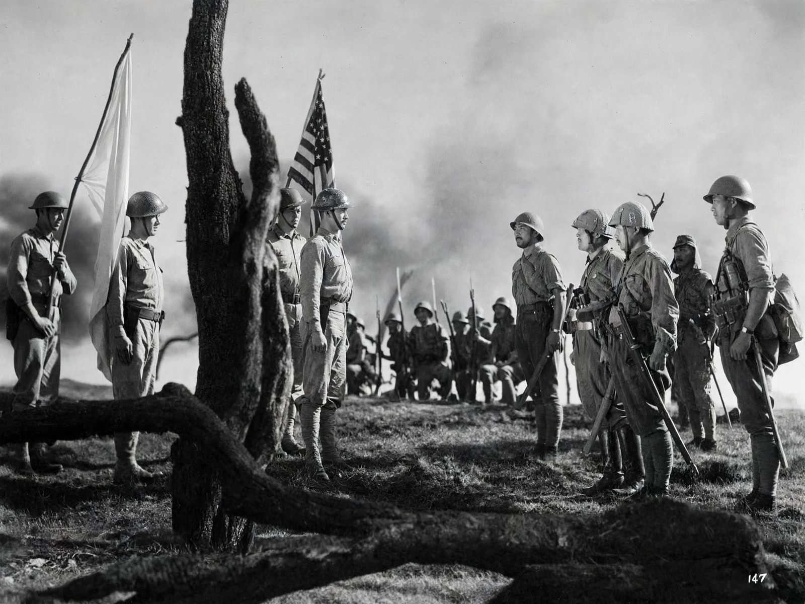 1942 में Manila की एक सड़क पर जापानी Imperial Army के सैनिकों का मार्च